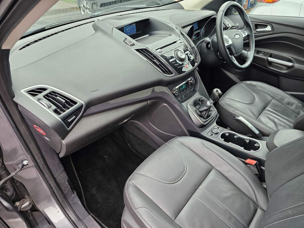 FORD KUGA