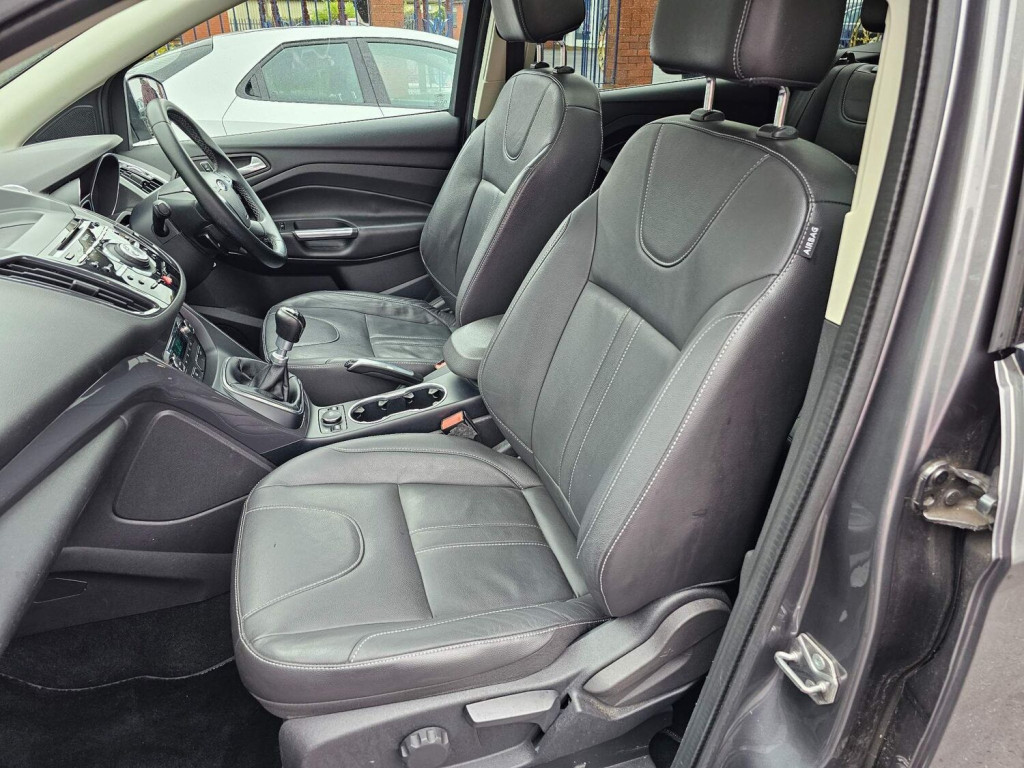 FORD KUGA
