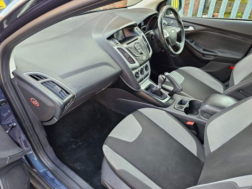 FORD FOCUS