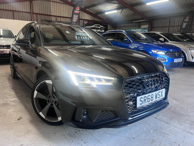 AUDI A4 AVANT 2.0 TFSI 40 Black Edition
