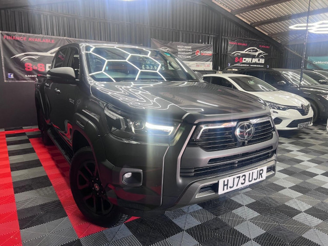 TOYOTA HILUX 2.8 D-4D Invincible X