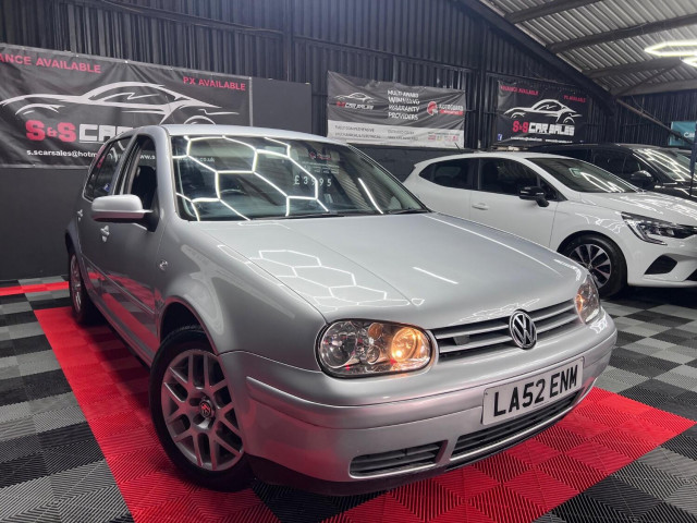 VOLKSWAGEN GOLF V5 2.3