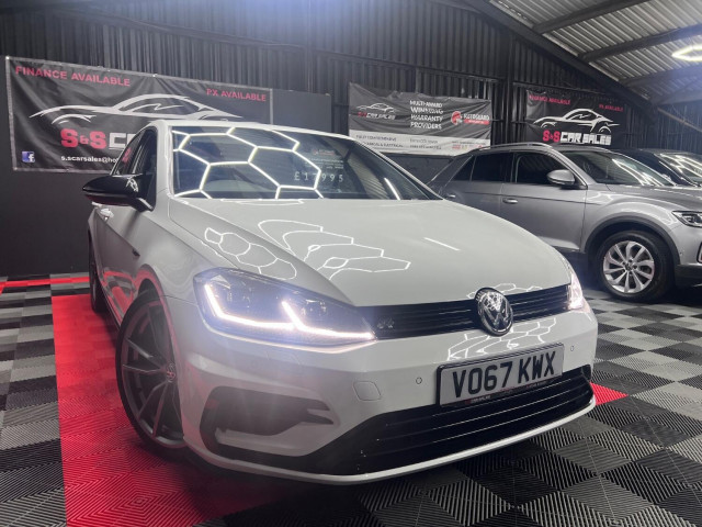 VOLKSWAGEN GOLF 2.0 TSI BlueMotion Tech R