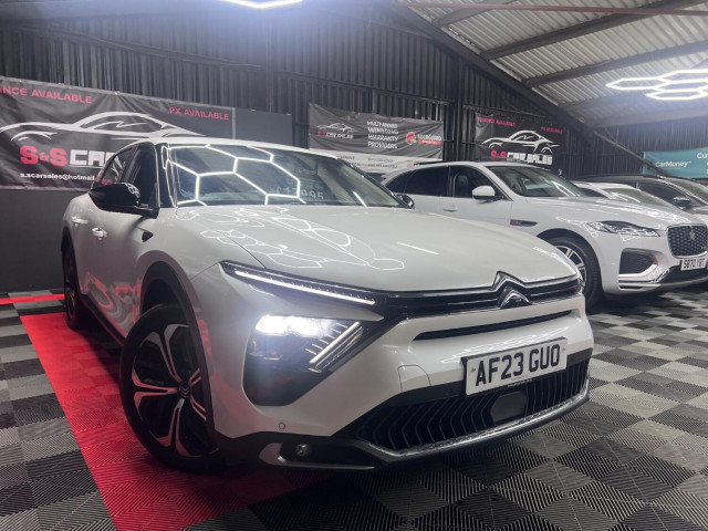 CITROEN C5 1.6 12.4kWh Shine Plus