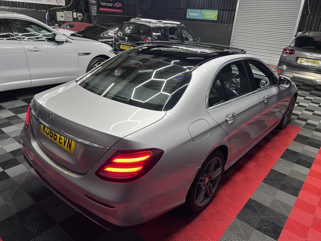 MERCEDES-BENZ E CLASS