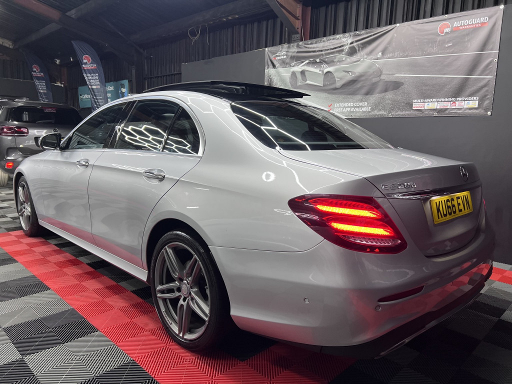 MERCEDES-BENZ E CLASS