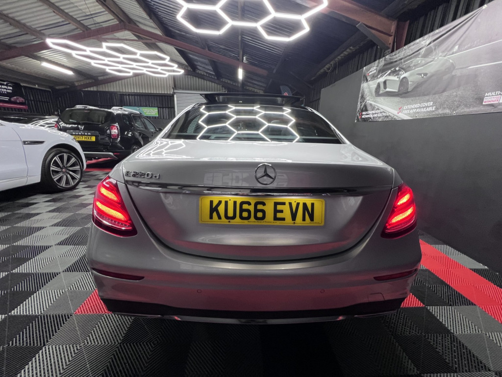 MERCEDES-BENZ E CLASS