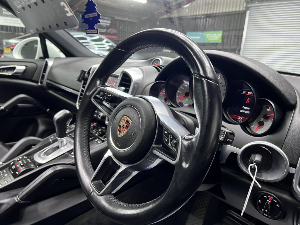 PORSCHE CAYENNE