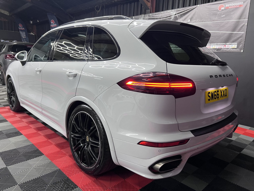 PORSCHE CAYENNE