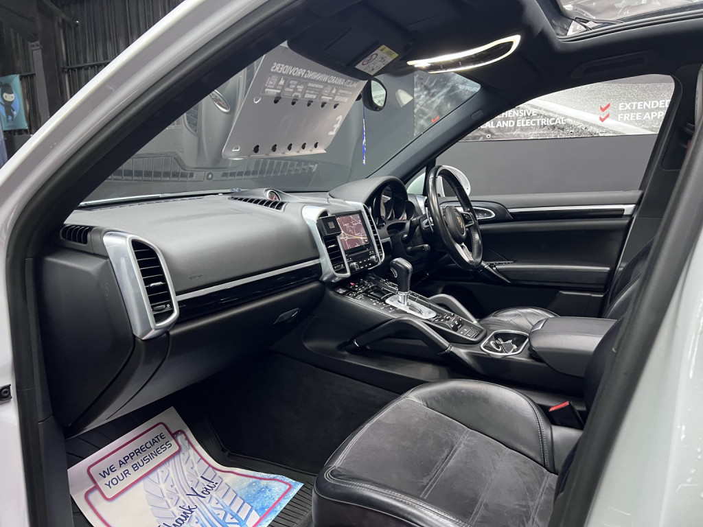 PORSCHE CAYENNE