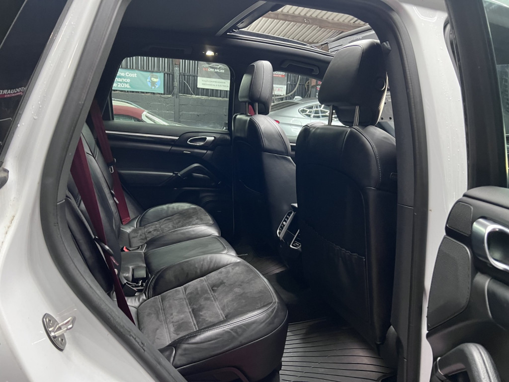 PORSCHE CAYENNE