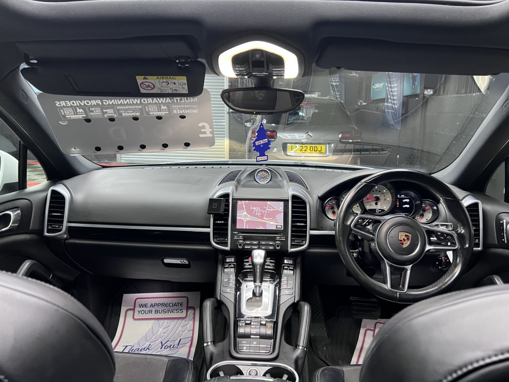 PORSCHE CAYENNE