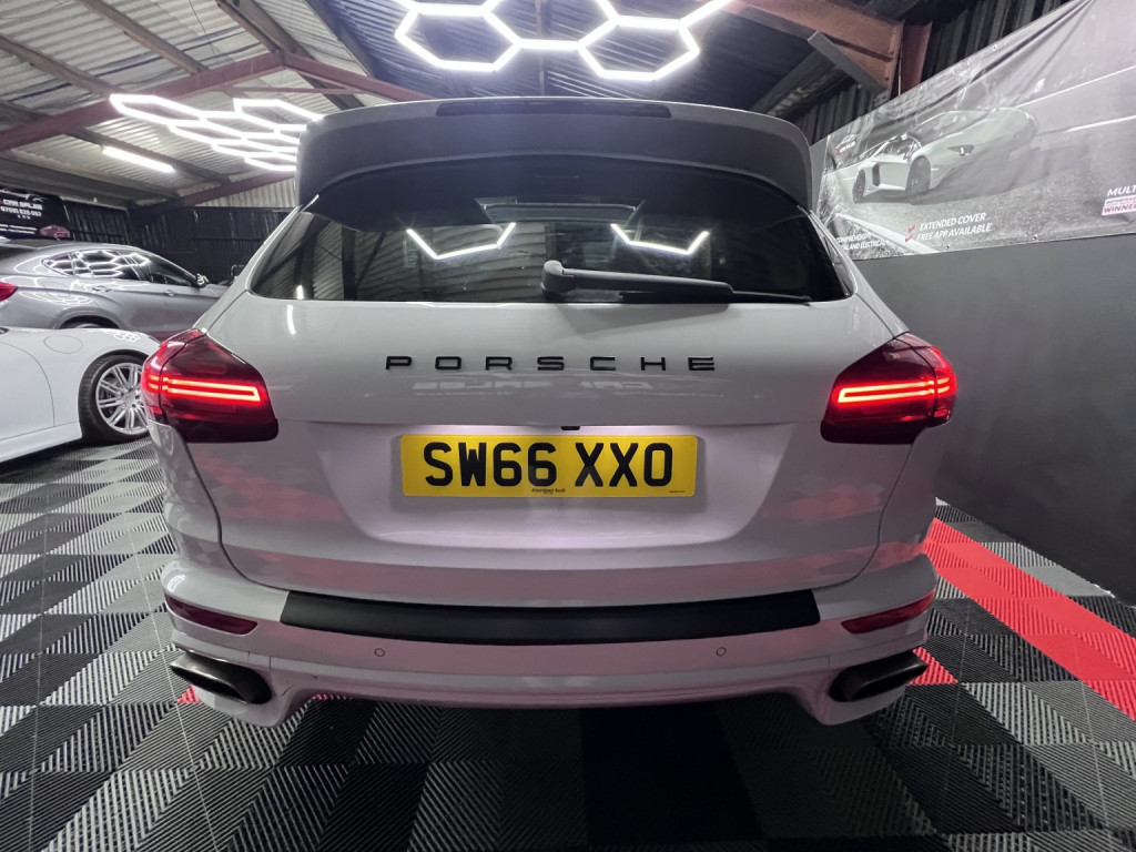 PORSCHE CAYENNE