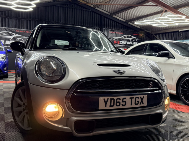 MINI HATCH 2.0 5-Door Hatch Cooper SD