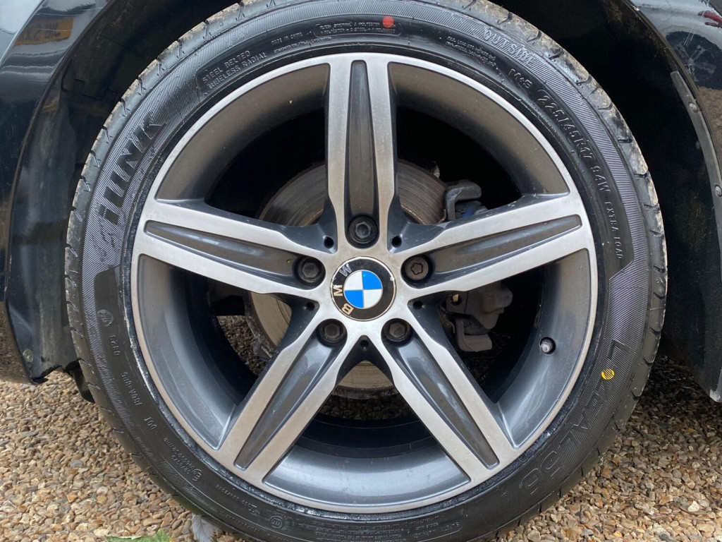BMW 1 SERIES