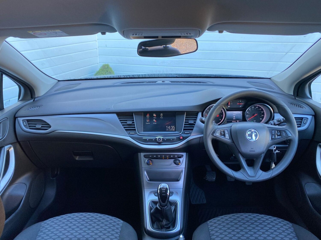 VAUXHALL ASTRA