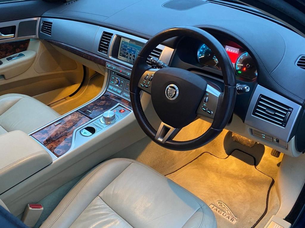 View JAGUAR XF 3.0 V6 Luxury Auto Euro 4 4dr