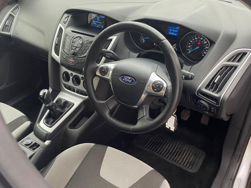 View FORD FOCUS 1.0T EcoBoost Zetec Euro 5 (s/s) 5dr