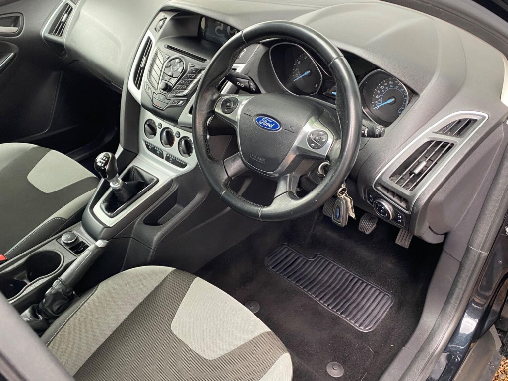 View FORD FOCUS 1.0T EcoBoost Zetec Euro 5 (s/s) 5dr