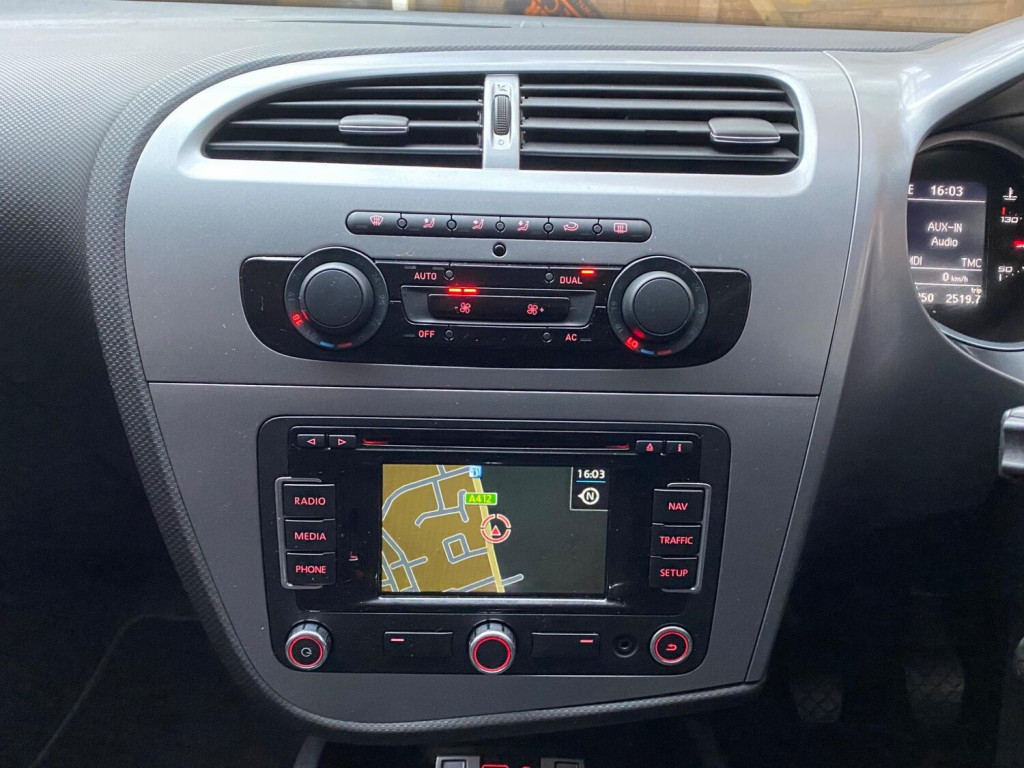 SEAT LEON