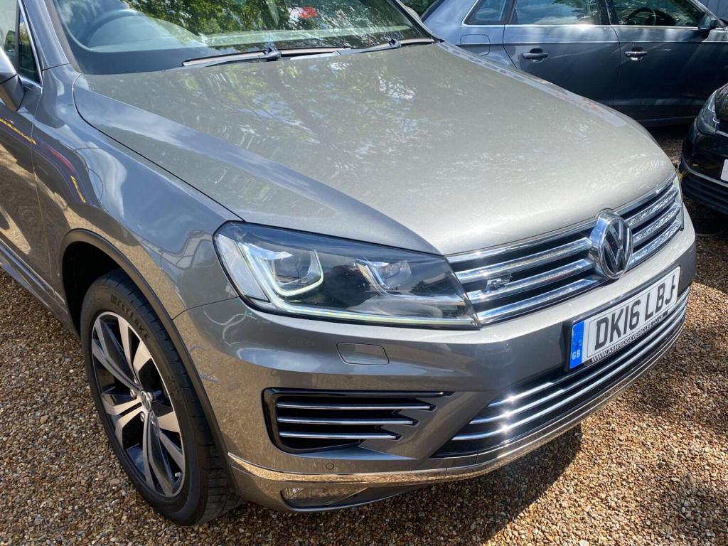 VOLKSWAGEN TOUAREG