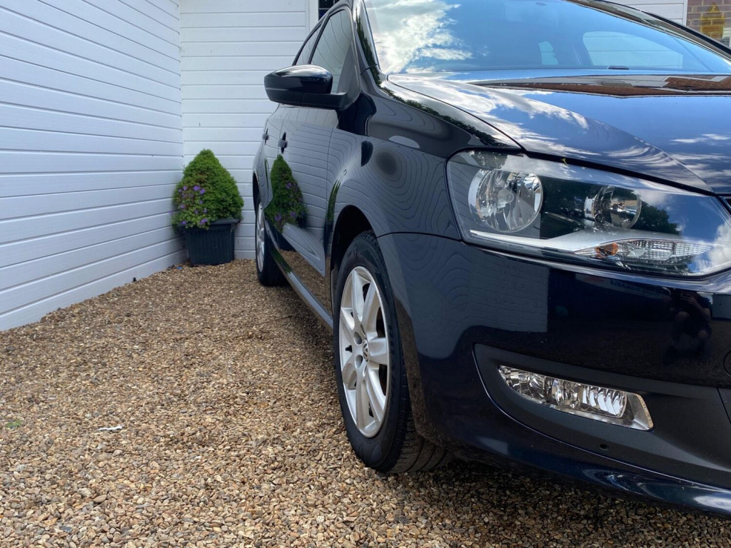 VOLKSWAGEN POLO