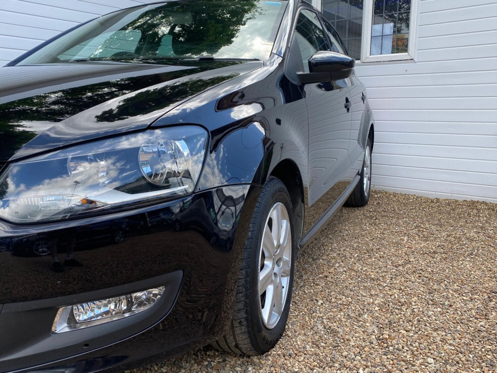 VOLKSWAGEN POLO