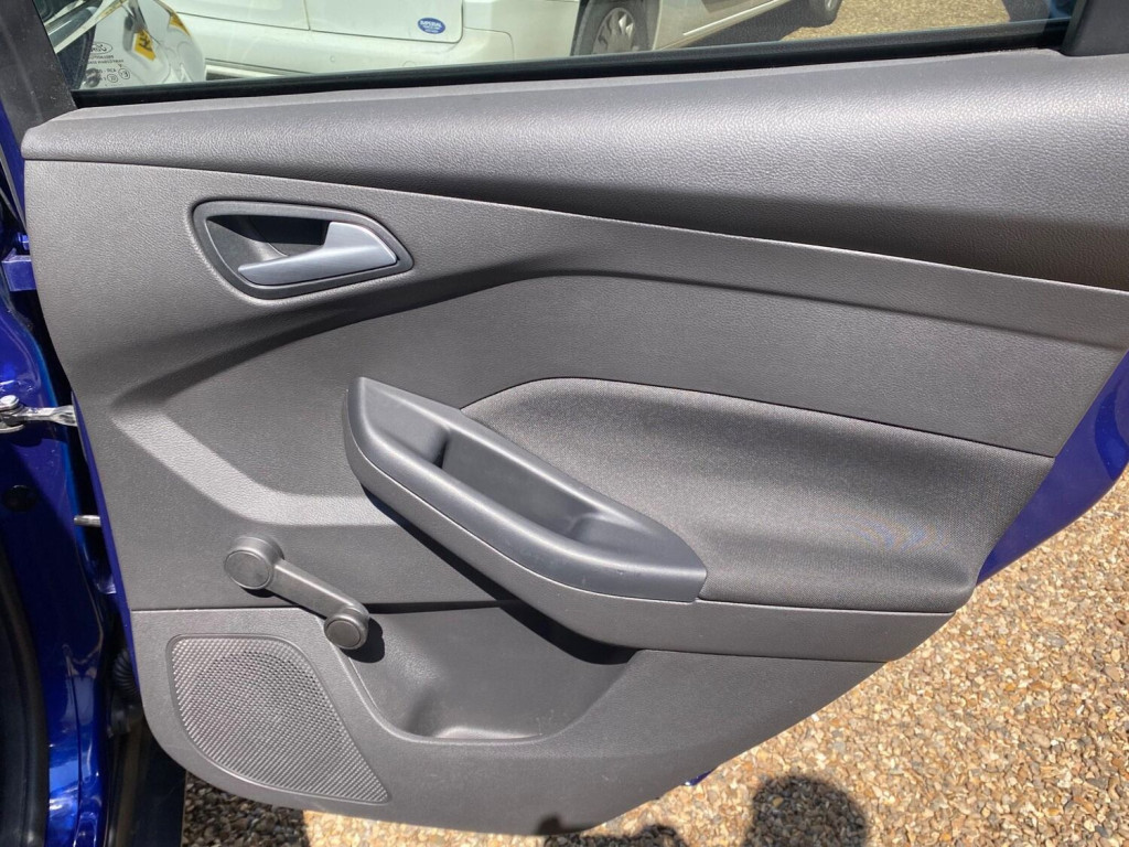 FORD FOCUS