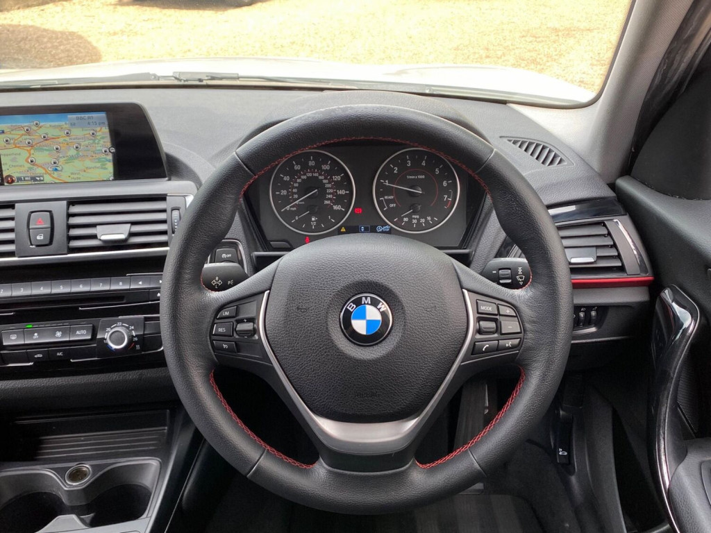 BMW 1 SERIES