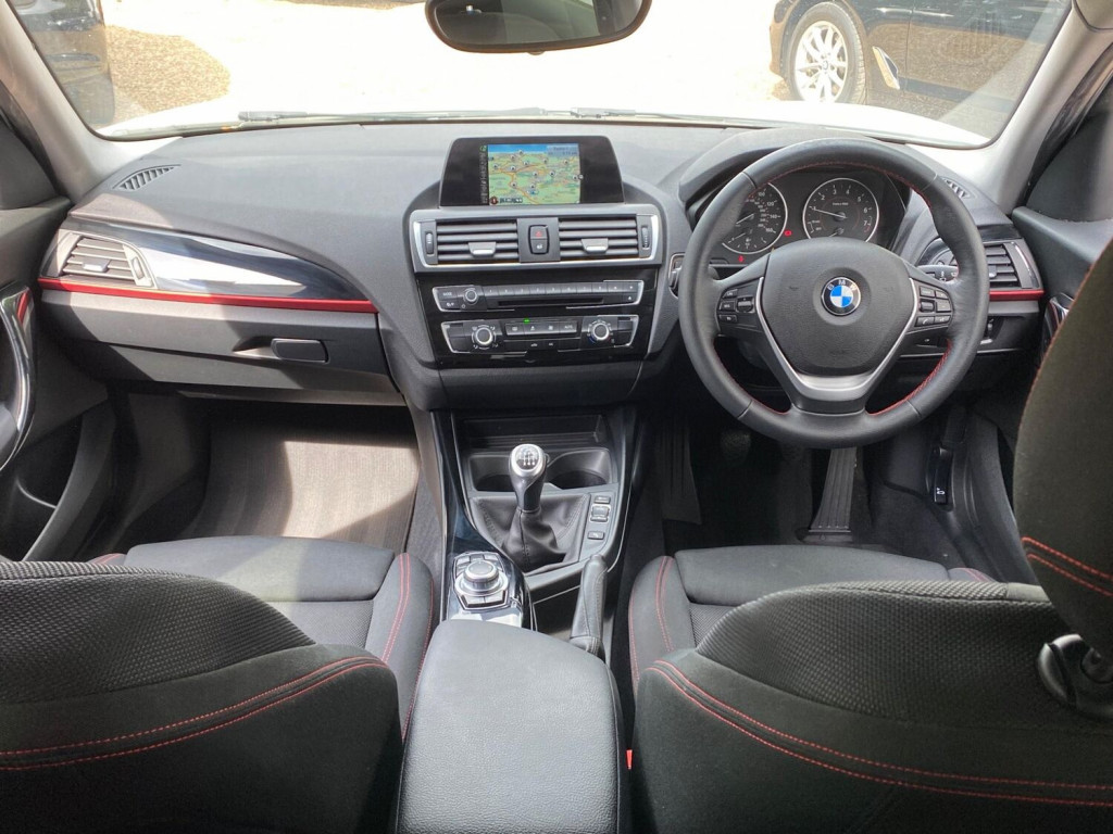 BMW 1 SERIES