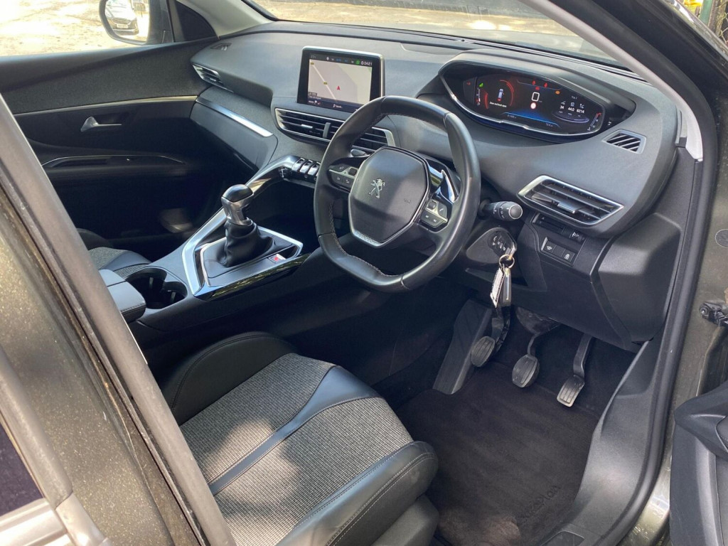View PEUGEOT 3008 1.2 PureTech Allure Euro 6 (s/s) 5dr