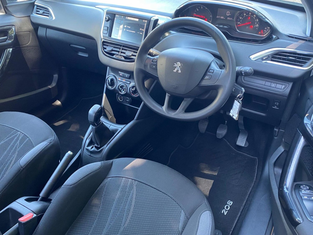 View PEUGEOT 208 1.2 VTi Active Euro 5 3dr