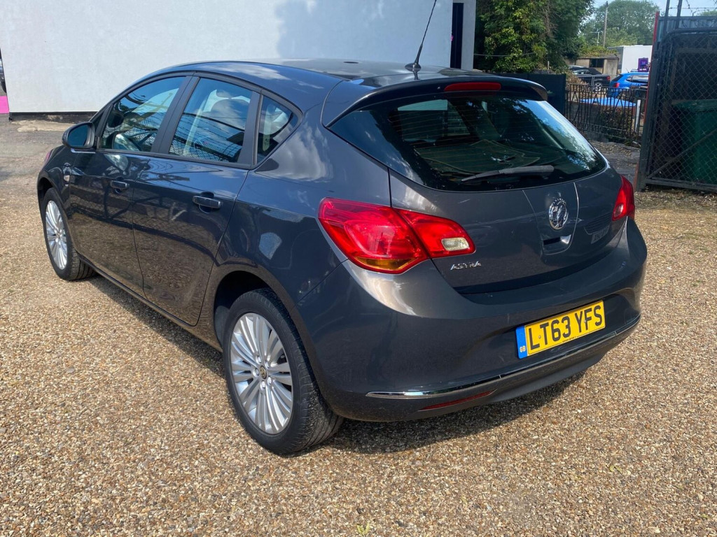 VAUXHALL ASTRA