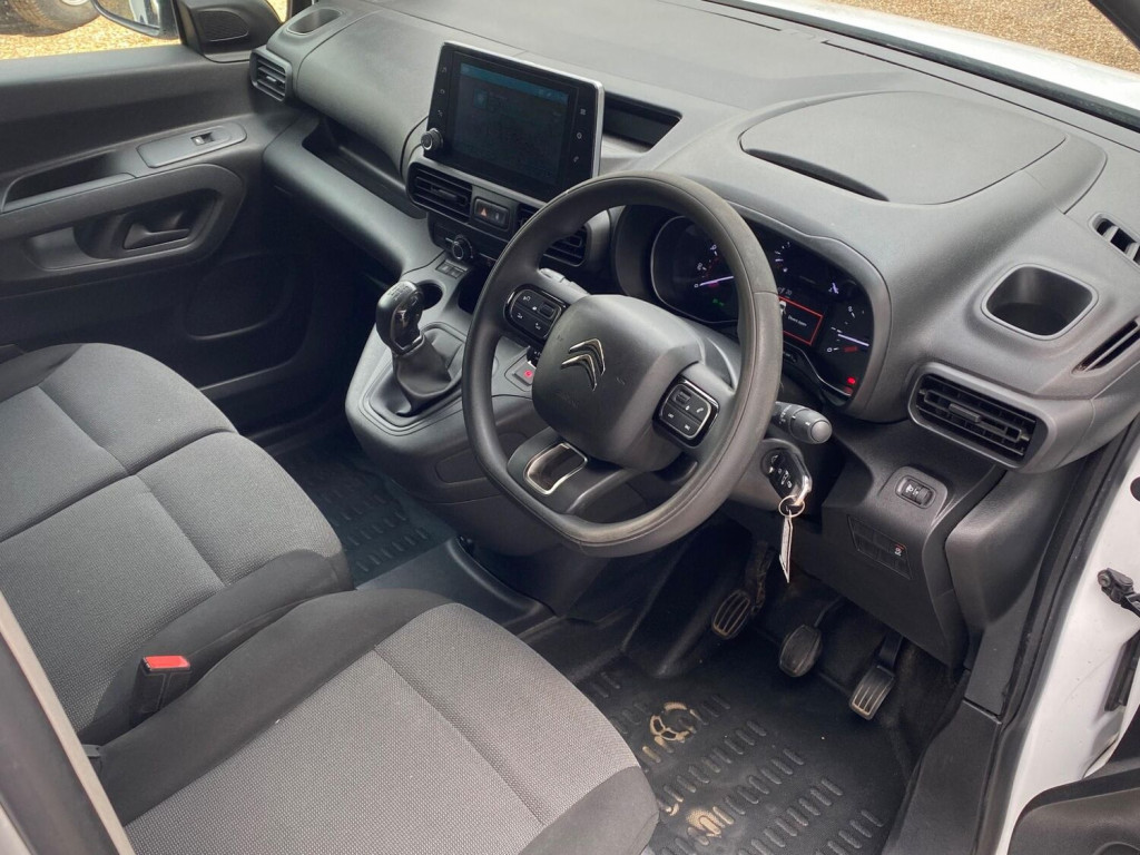 View CITROEN BERLINGO 1.6 BlueHDi 1000 Driver M SWB Euro 6 (s/s) 5dr