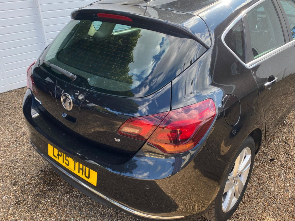VAUXHALL ASTRA
