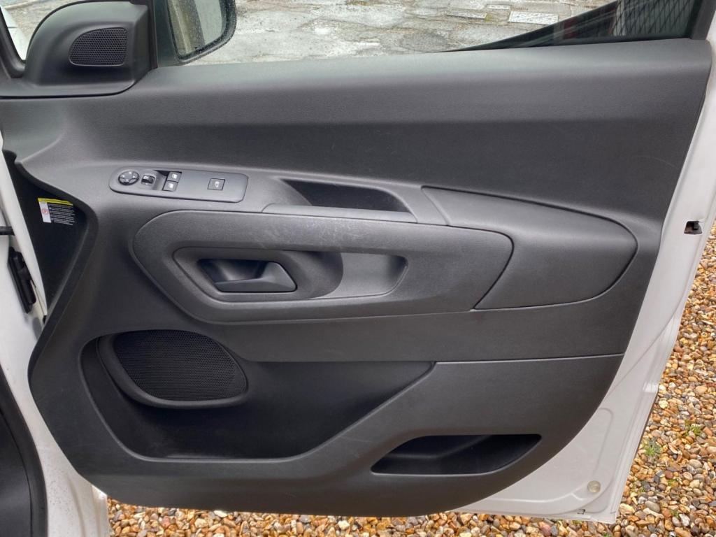 VAUXHALL COMBO