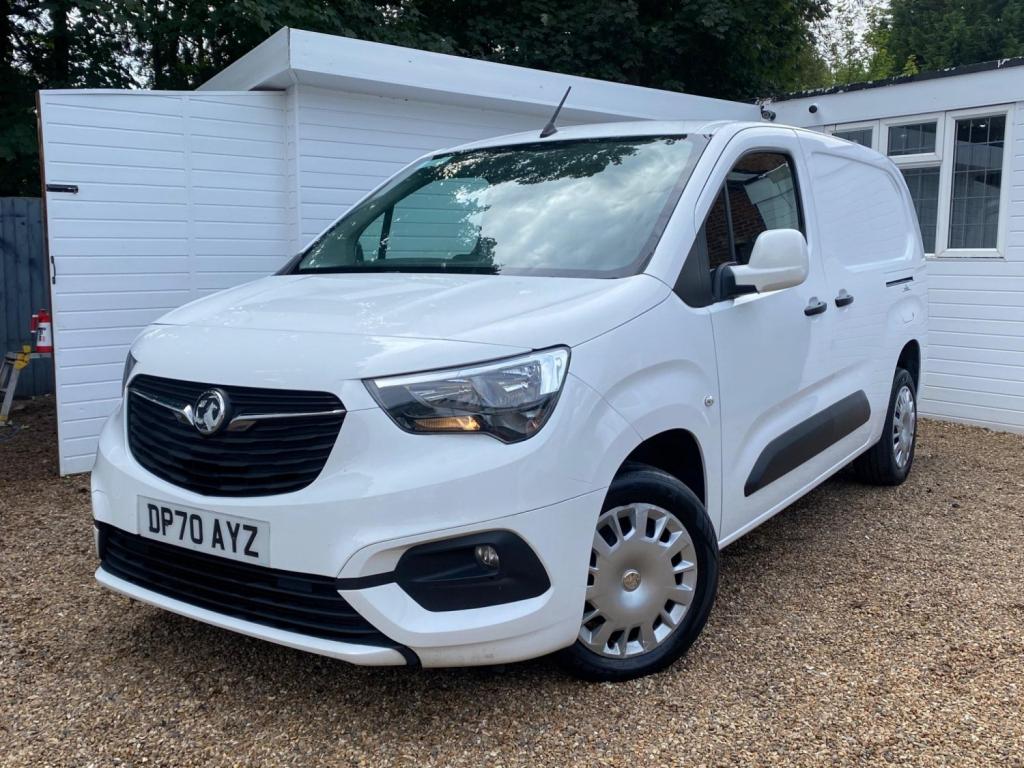 View VAUXHALL COMBO 1.5 Turbo D 2300 Sportive L2 H1 Euro 6 4dr