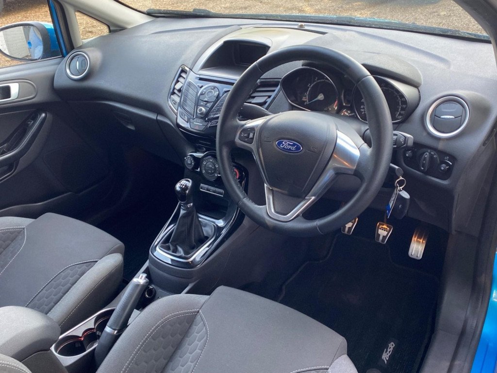 View FORD FIESTA 1.0T EcoBoost Zetec S Euro 6 (s/s) 3dr
