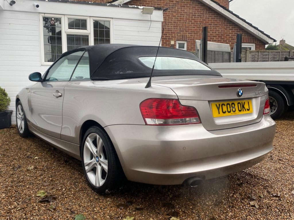 BMW 1 SERIES