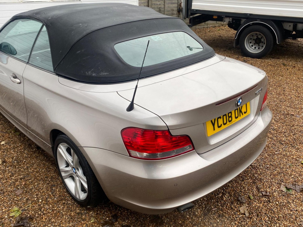 BMW 1 SERIES