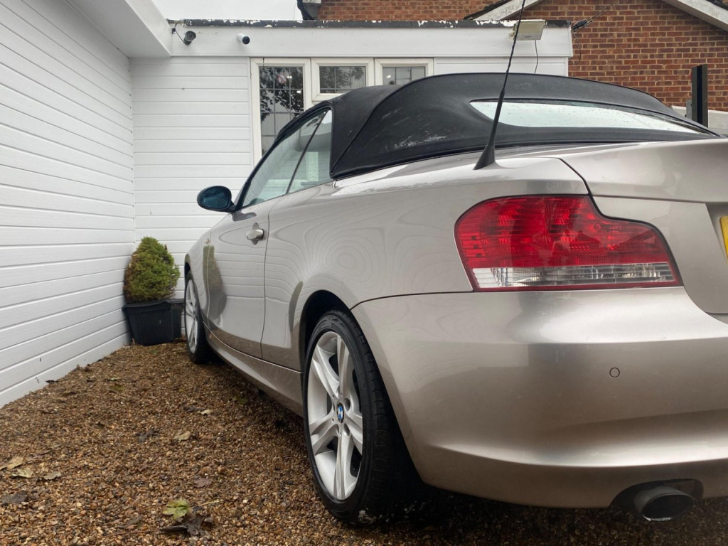 BMW 1 SERIES