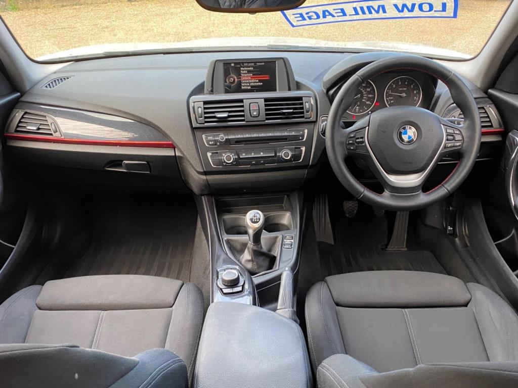 BMW 1 SERIES