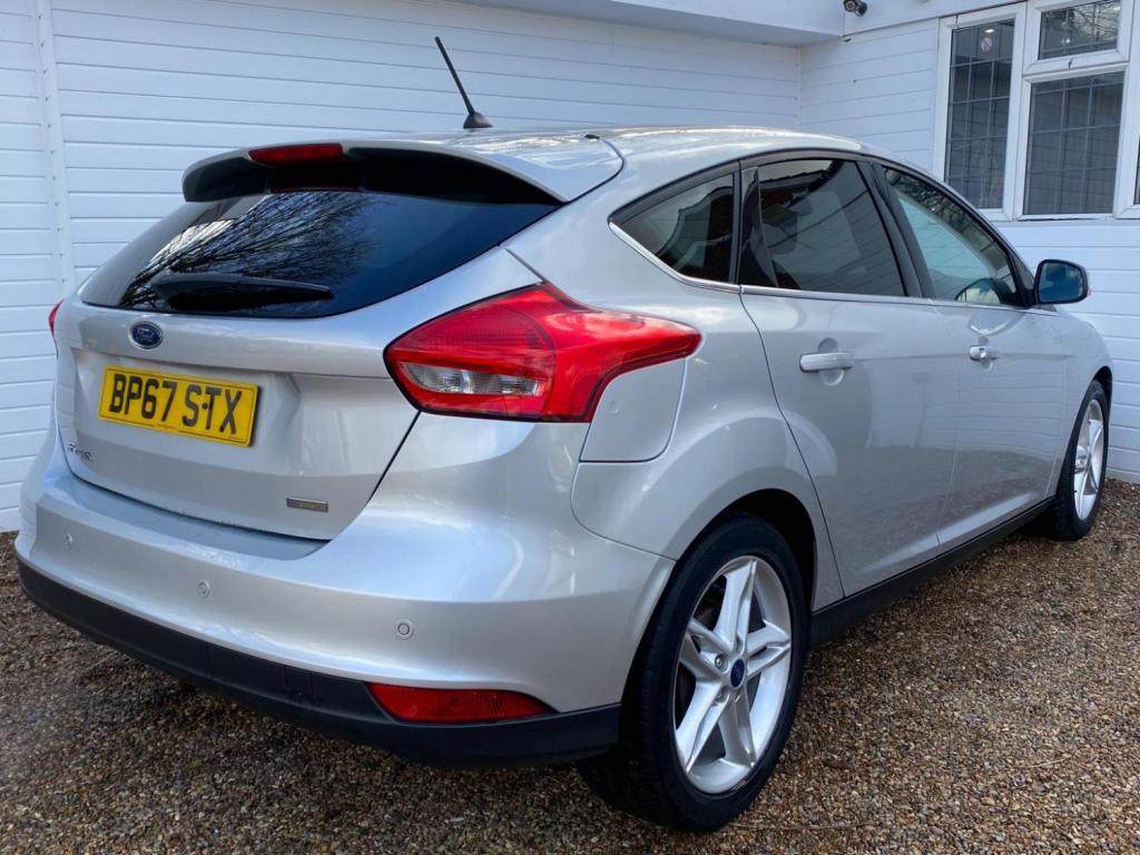 View FORD FOCUS 1.0T EcoBoost Zetec Edition Euro 6 (s/s) 5dr