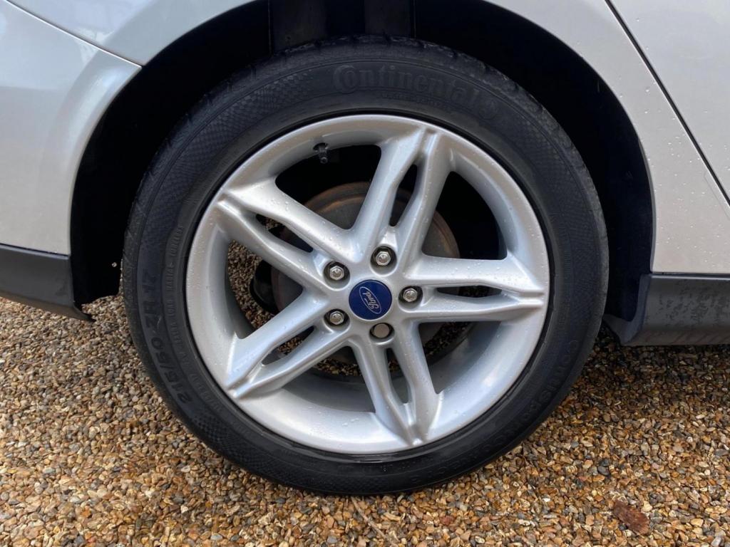 FORD FOCUS