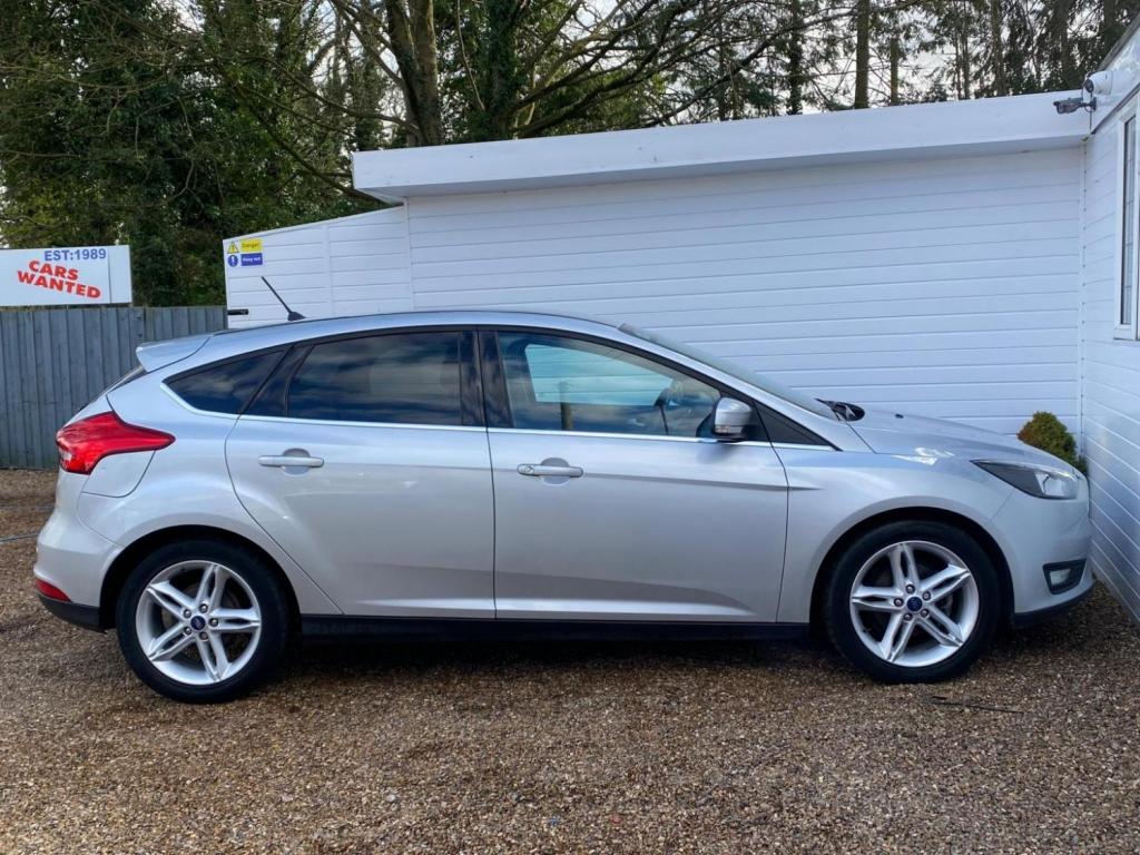 FORD FOCUS