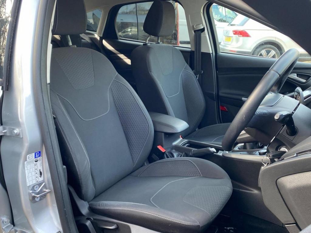 FORD FOCUS