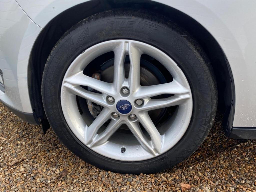 FORD FOCUS