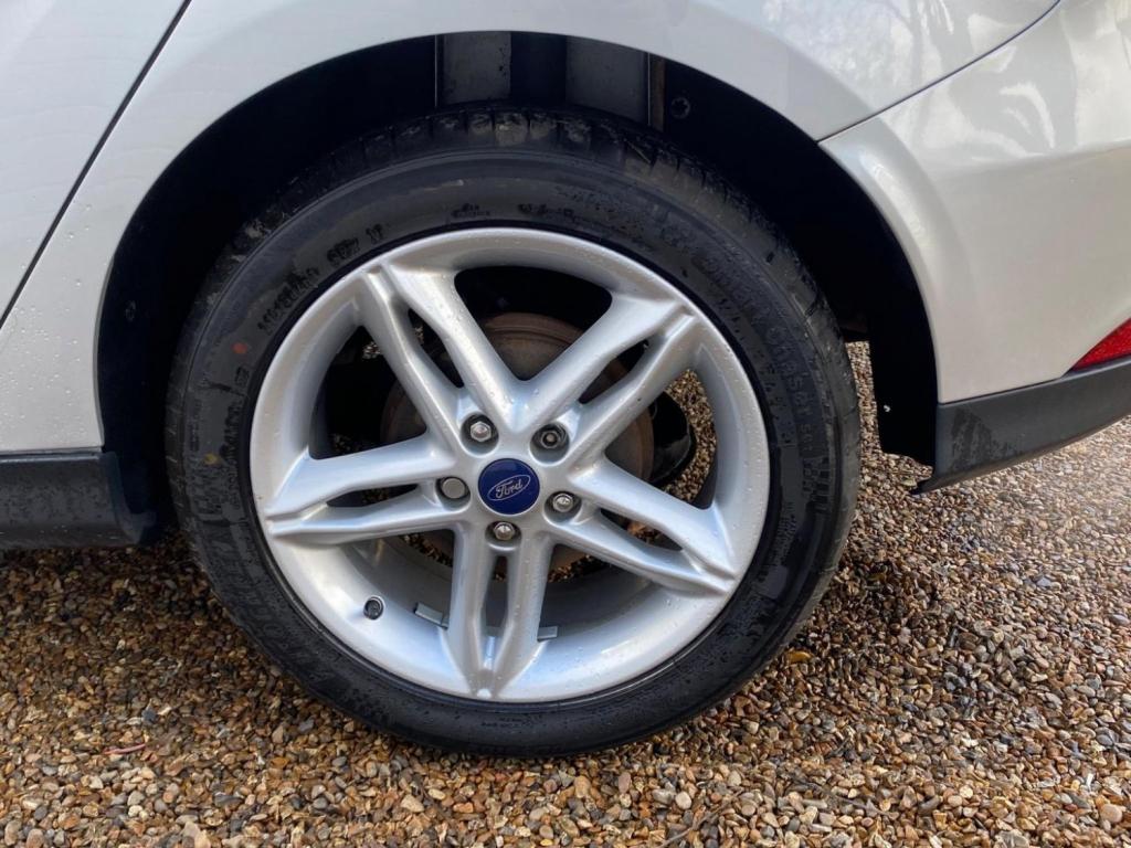 FORD FOCUS