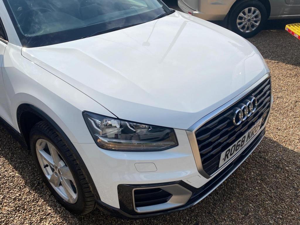 AUDI Q2