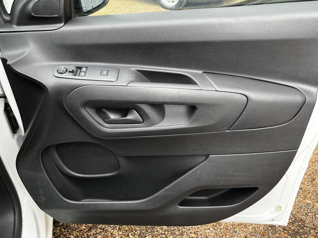 VAUXHALL COMBO